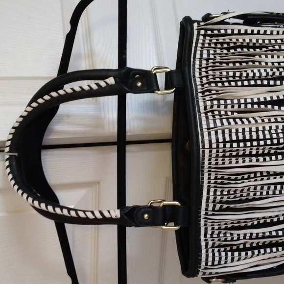 Steve Madden black and white fringe shoulder/crossbody bag - Picture 7 of 17